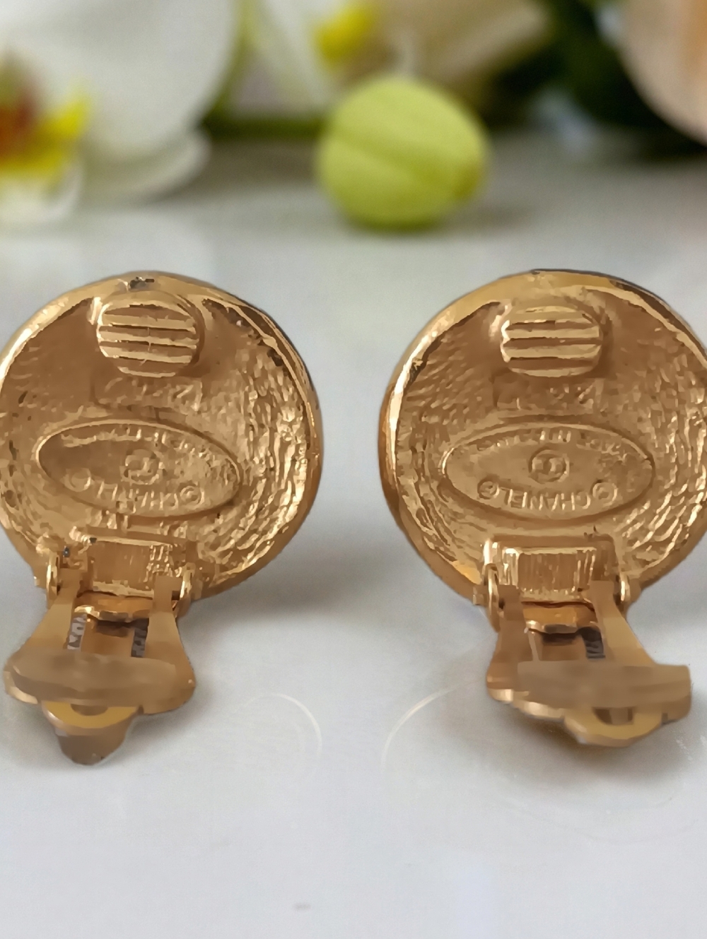 CHANEL Gold Coin Button Stud EarringsVintage Chanel 31 Rue Cambon 24K Gold Plate - Picture 7 of 8